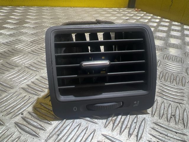 bontott VW GOLF V Középső Bal Szellőző