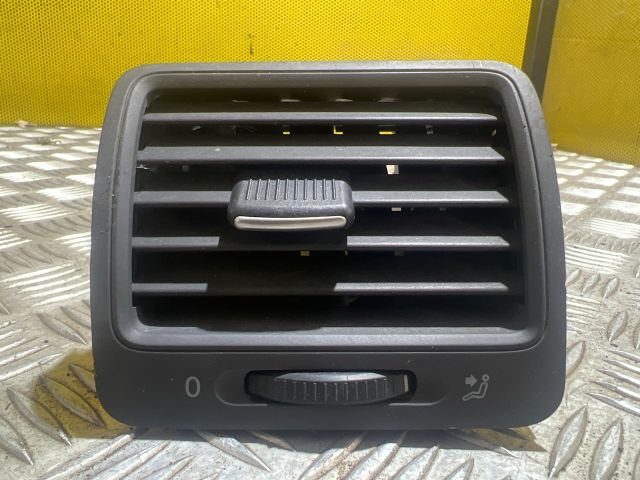 bontott VW GOLF V Középső Bal Szellőző