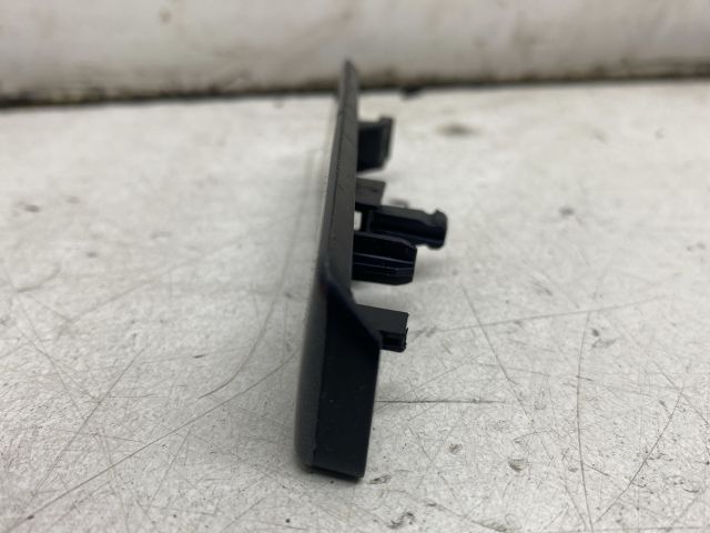 bontott VW GOLF V Középső Műszerfal Díszléc