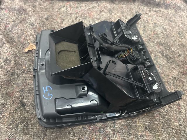 bontott VW GOLF V Középső Szellőző