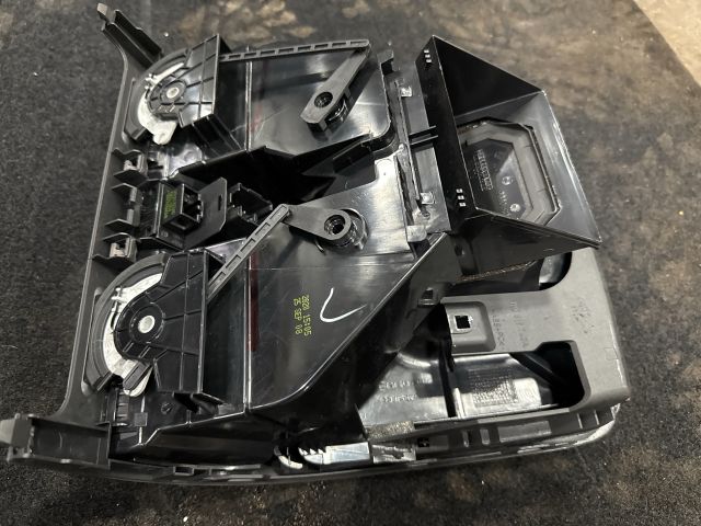 bontott VW GOLF V Középső Szellőző