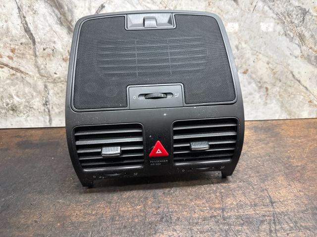 bontott VW GOLF V Középső Szellőző