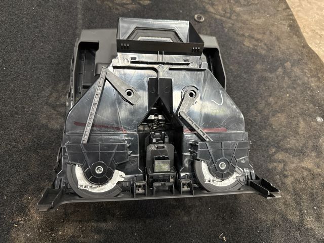 bontott VW GOLF V Középső Szellőző