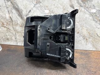 bontott VW GOLF V Középső Szellőző