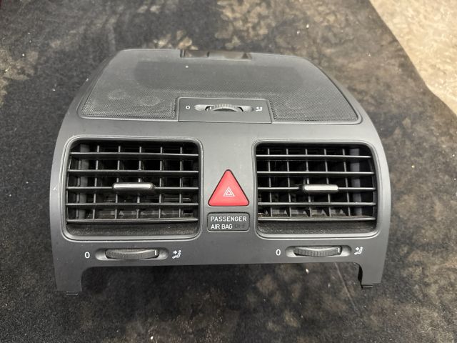 bontott VW GOLF V Középső Szellőző