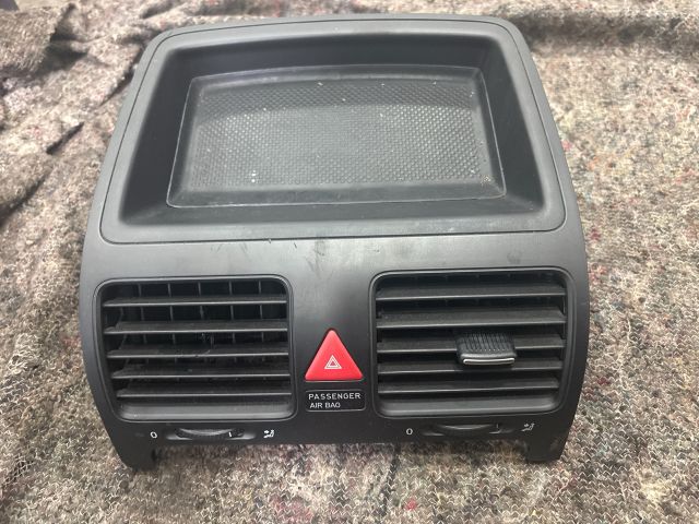 bontott VW GOLF V Középső Szellőző