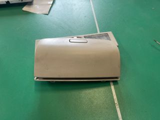 bontott VW GOLF V Középső Szemüvegtartó