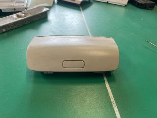 bontott VW GOLF V Középső Szemüvegtartó