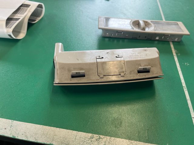 bontott VW GOLF V Középső Szemüvegtartó