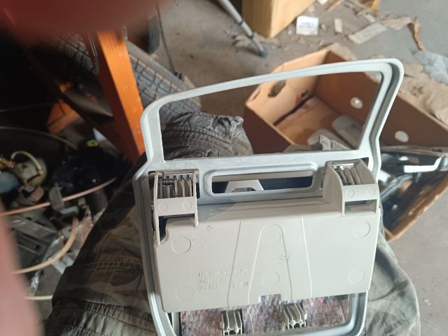 bontott VW GOLF V Középső Szemüvegtartó