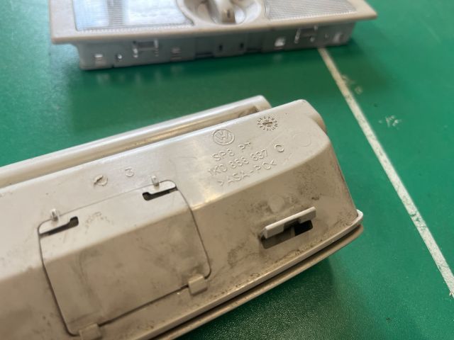 bontott VW GOLF V Középső Szemüvegtartó