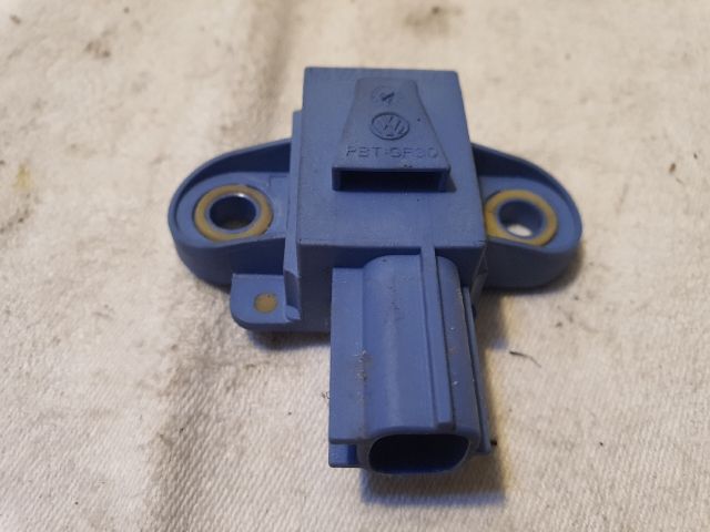 bontott VW GOLF V Központi Ütközés Érzékelő