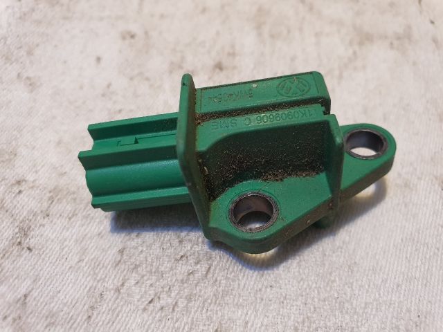 bontott VW GOLF V Központi Ütközés Érzékelő