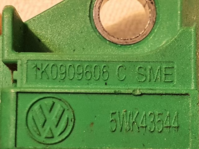 bontott VW GOLF V Központi Ütközés Érzékelő