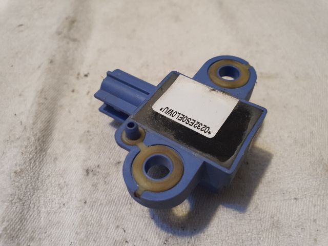 bontott VW GOLF V Központi Ütközés Érzékelő