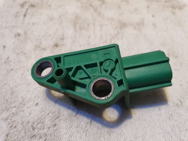 bontott VW GOLF V Központi Ütközés Érzékelő