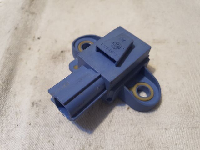 bontott VW GOLF V Központi Ütközés Érzékelő