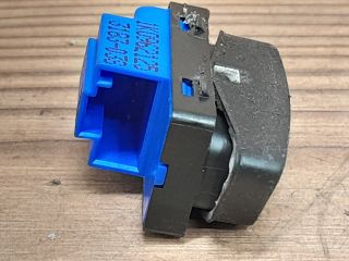 bontott VW GOLF V Központizár Kapcsoló