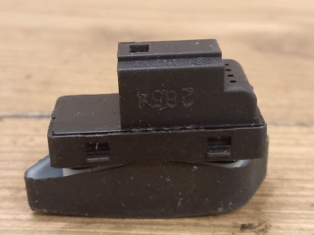 bontott VW GOLF V Központizár Kapcsoló