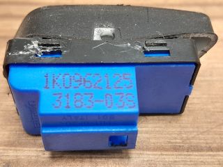 bontott VW GOLF V Központizár Kapcsoló