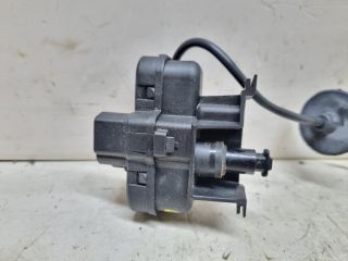 bontott VW GOLF V Központizár Motor Tankajtó