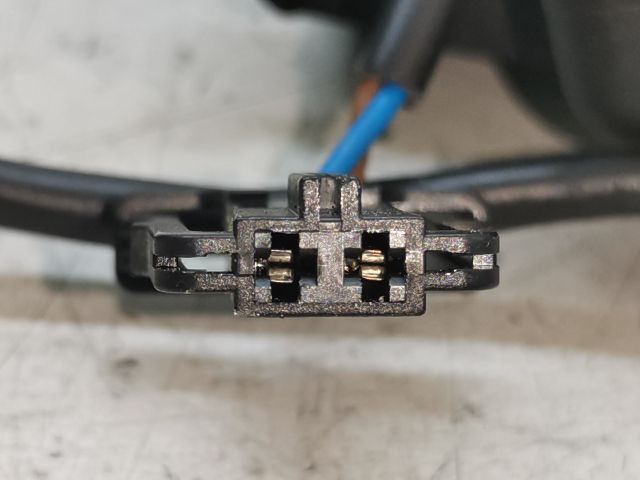 bontott VW GOLF V Központizár Motor Tankajtó