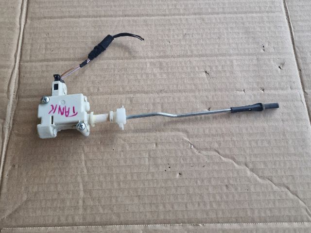 bontott VW GOLF V Központizár Motor Tankajtó