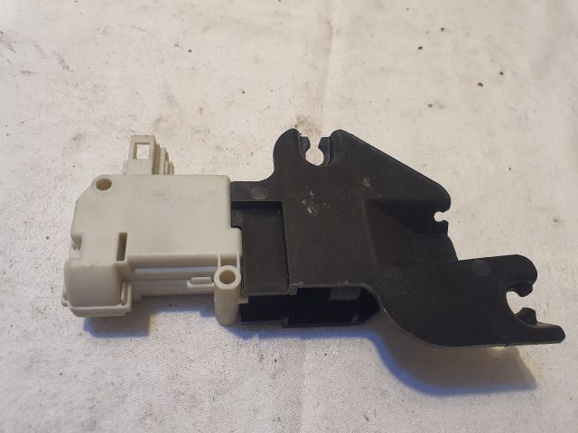 bontott VW GOLF V Központizár Motor Tankajtó