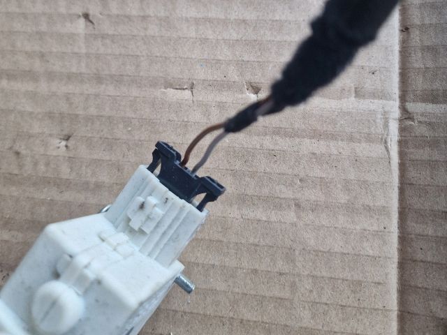 bontott VW GOLF V Központizár Motor Tankajtó