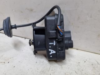 bontott VW GOLF V Központizár Motor Tankajtó