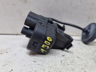 bontott VW GOLF V Központizár Motor Tankajtó