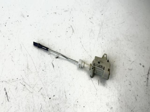 bontott VW GOLF V Központizár Motor Tankajtó