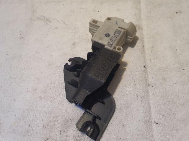 bontott VW GOLF V Központizár Motor Tankajtó