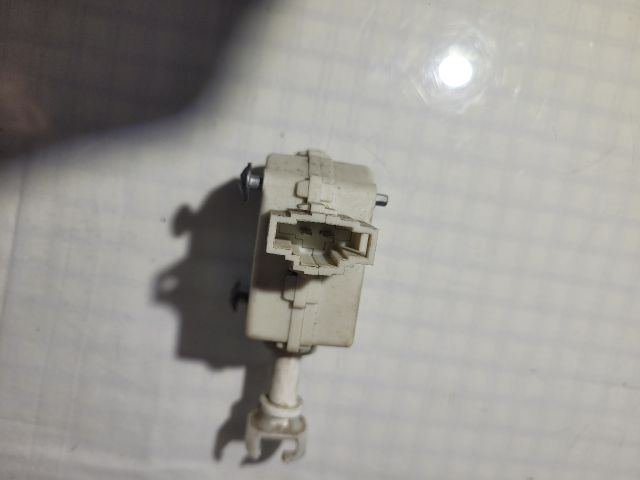 bontott VW GOLF V Központizár Motor Tankajtó