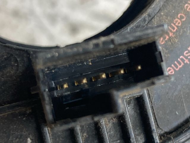 bontott VW GOLF V Légzsák Átvezető Szalagkábel