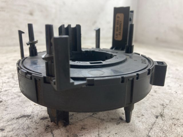 bontott VW GOLF V Légzsák Átvezető Szalagkábel