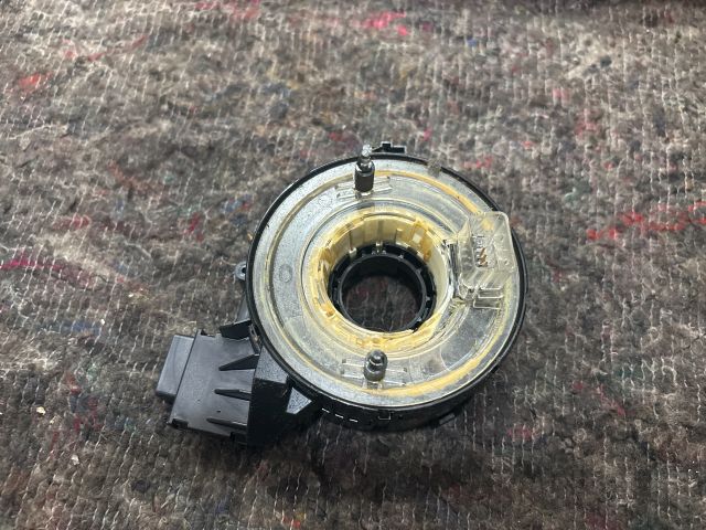 bontott VW GOLF V Légzsák Átvezető Szalagkábel