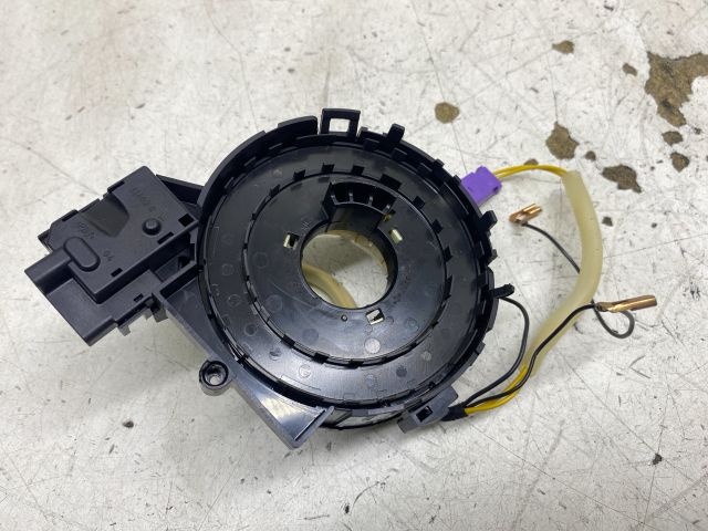 bontott VW GOLF V Légzsák Átvezető Szalagkábel