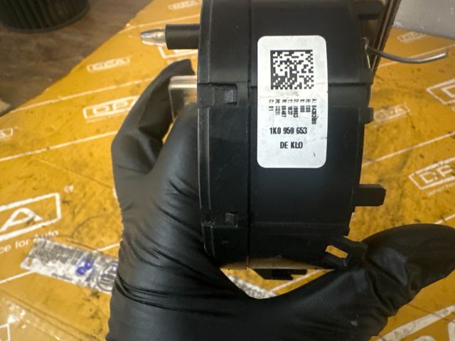 bontott VW GOLF V Légzsák Átvezető Szalagkábel