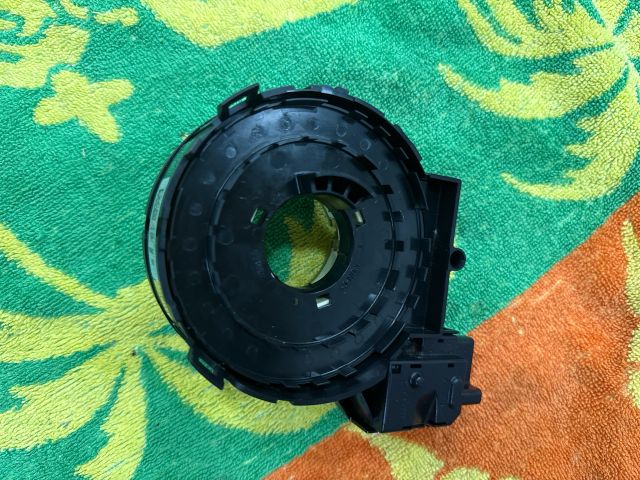 bontott VW GOLF V Légzsák Átvezető Szalagkábel