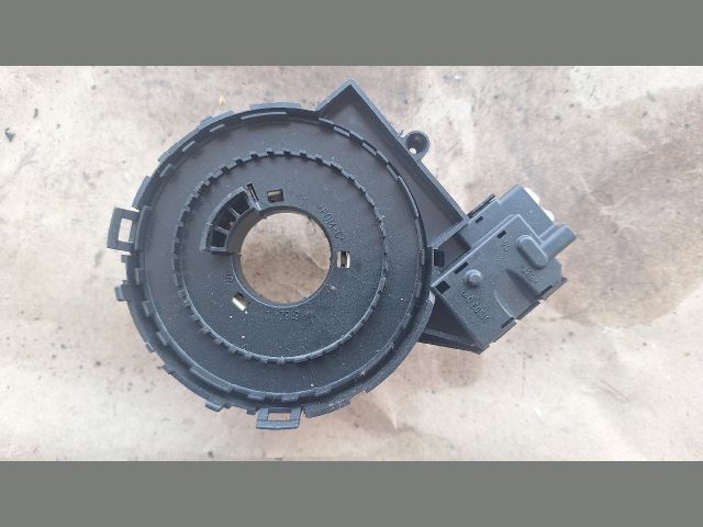 bontott VW GOLF V Légzsák Átvezető Szalagkábel