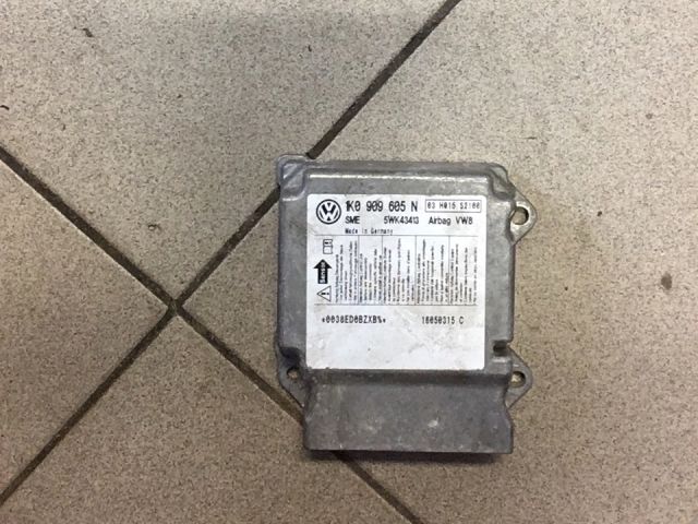 bontott VW GOLF V Légzsák Elektronika