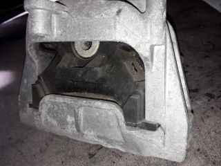 bontott VW GOLF V Motor Tartó Bak Jobb