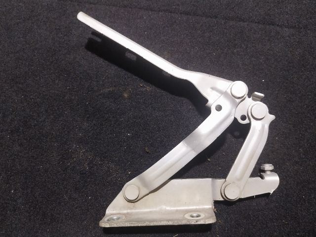 bontott VW GOLF V Motorháztető Bal Zsanér