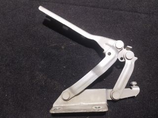 bontott VW GOLF V Motorháztető Bal Zsanér