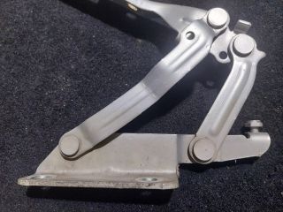 bontott VW GOLF V Motorháztető Bal Zsanér