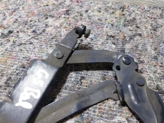 bontott VW GOLF V Motorháztető Bal Zsanér