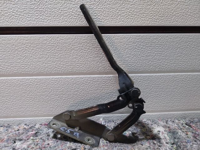 bontott VW GOLF V Motorháztető Bal Zsanér