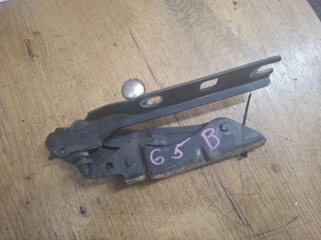 bontott VW GOLF V Motorháztető Bal Zsanér