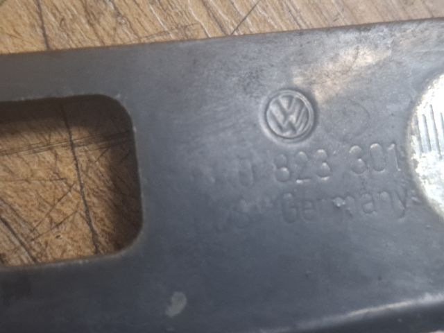 bontott VW GOLF V Motorháztető Bal Zsanér